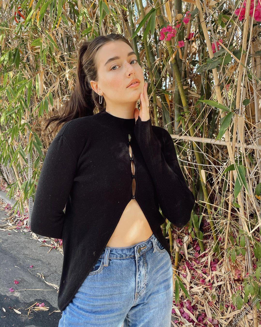 Jessica Clements 129th Photo