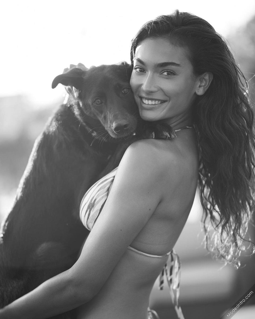 Kelly Gale 28th Photo