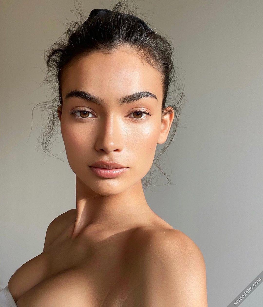 Kelly Gale 47th Photo