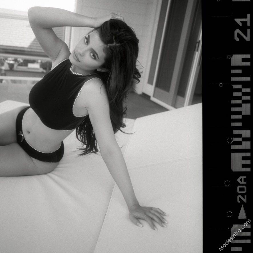 Kylie Jenner 22nd Photo