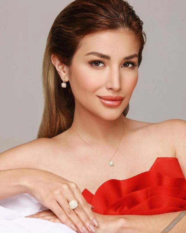 Nathalie Hart Cover Photo