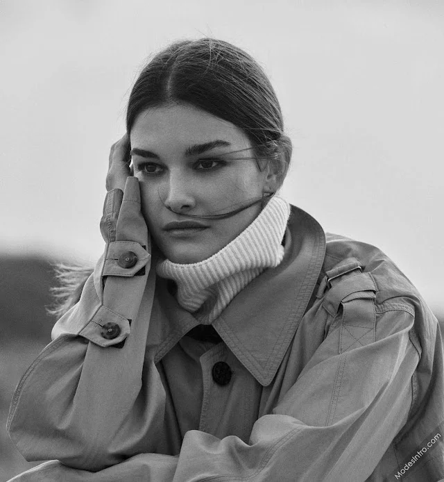 Ophelie Guillermand Cover Photo