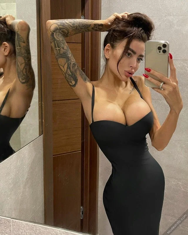 Alena Omovych