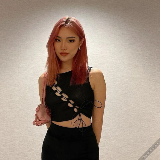 Amberly Zhou