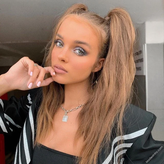 Anna Zak