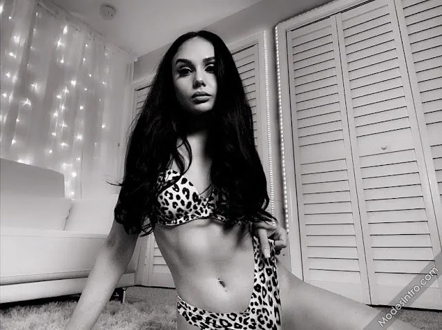 Ariana Marie