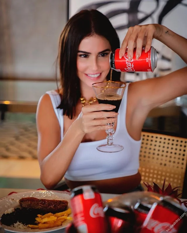 Deborah Secco