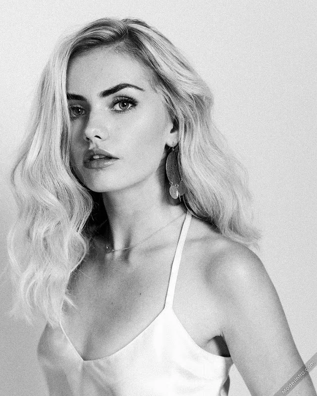 Julia Elaine