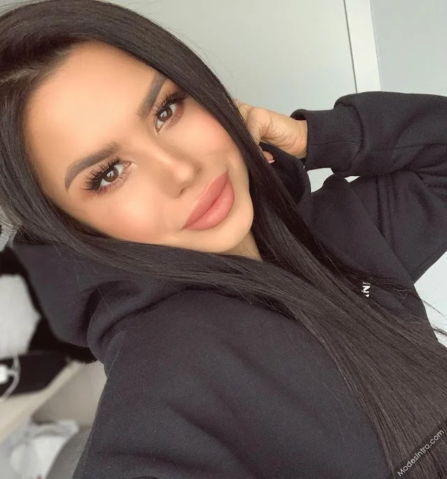 Karolina Grabowska