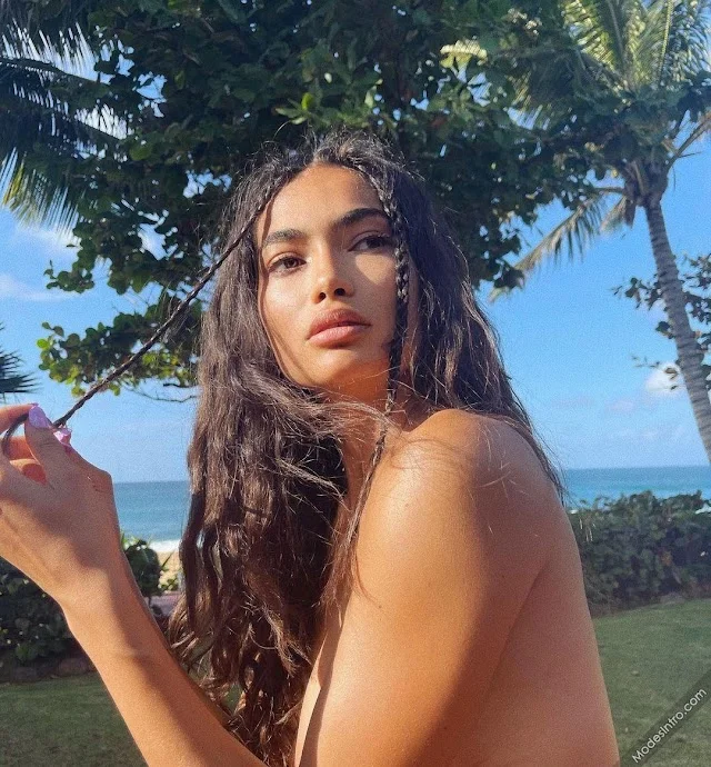 Kelly Gale