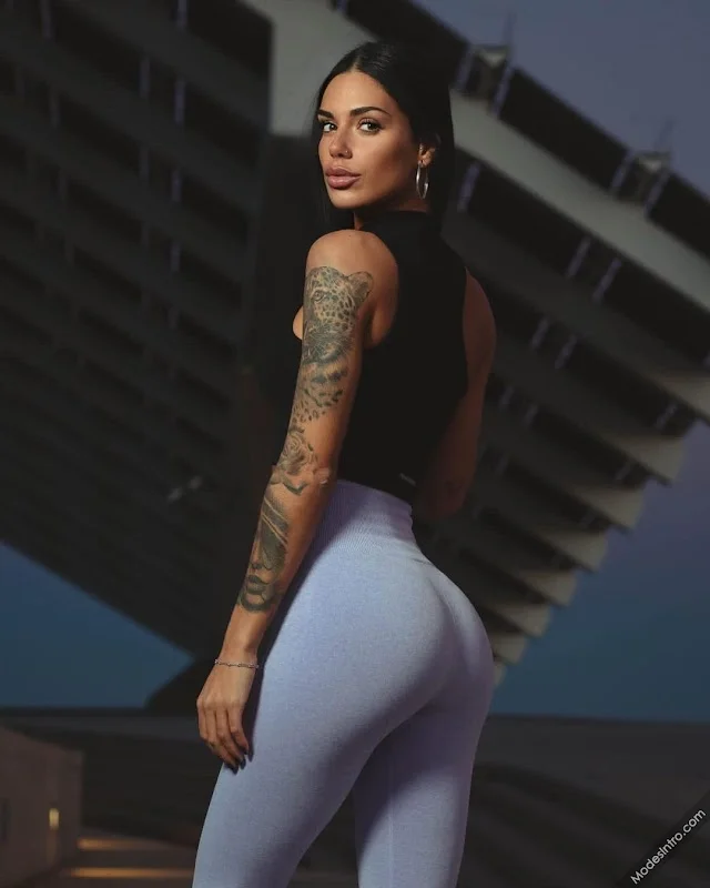 Laura Tarres