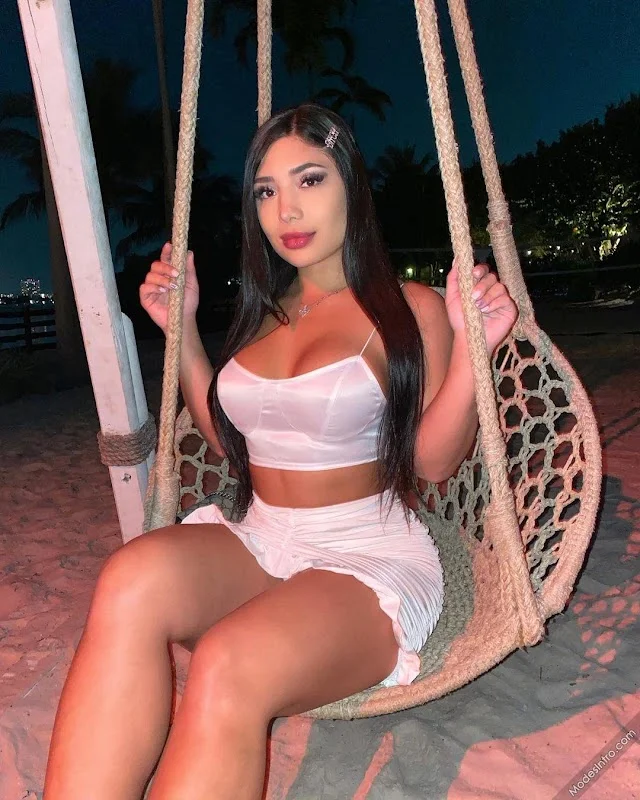 Laura Van