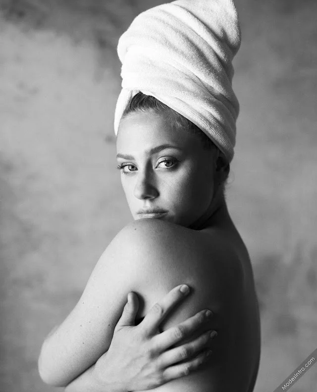 Lili Reinhart