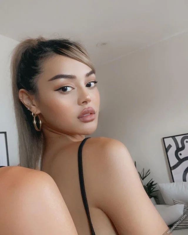 Lily Maymac