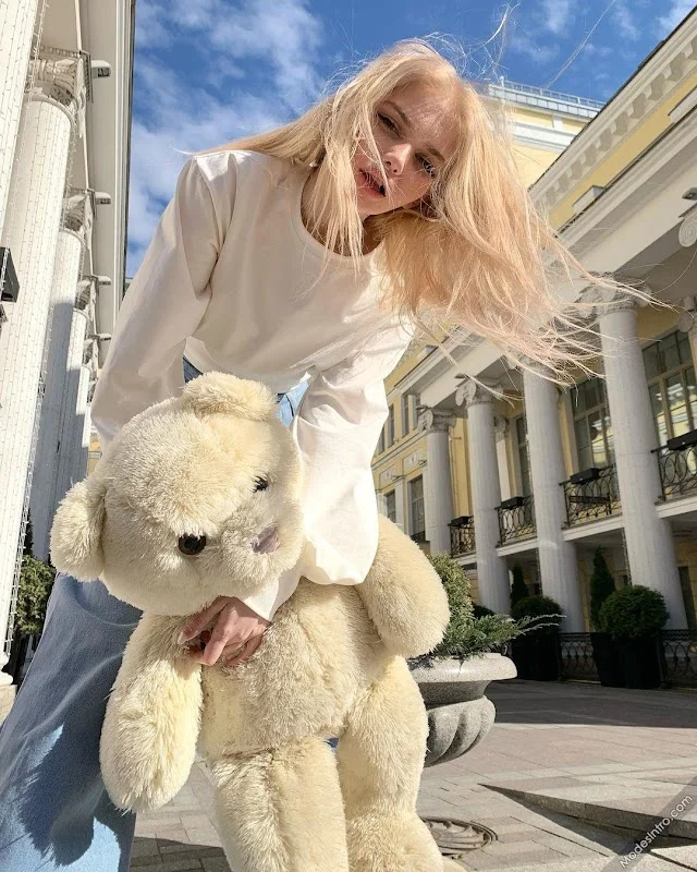 Lina Zhuravel