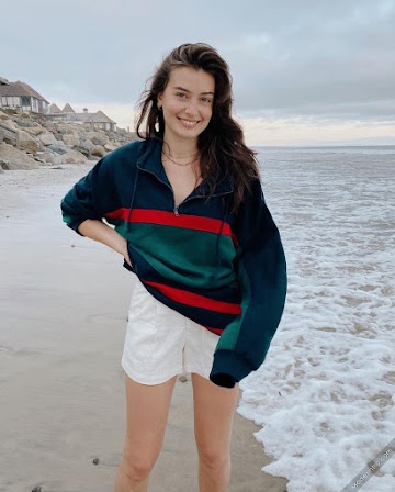 Jessica Clements 84th Photo