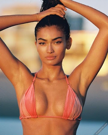 Kelly Gale 5th Photo