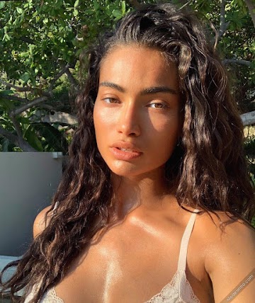 Kelly Gale 6th Photo