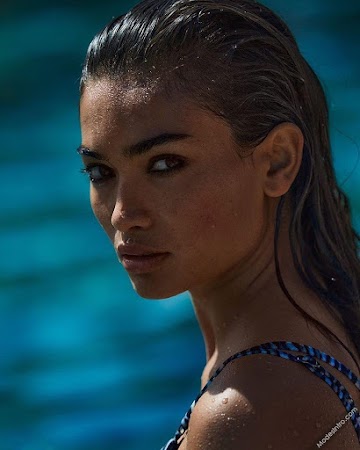 Kelly Gale 10th Photo
