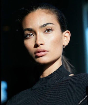 Kelly Gale 42nd Photo