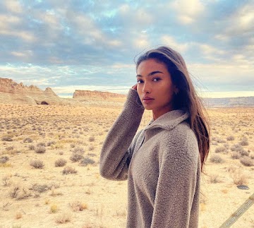 Kelly Gale 43rd Photo