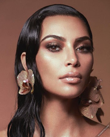 Kim Kardashian 35th Photo