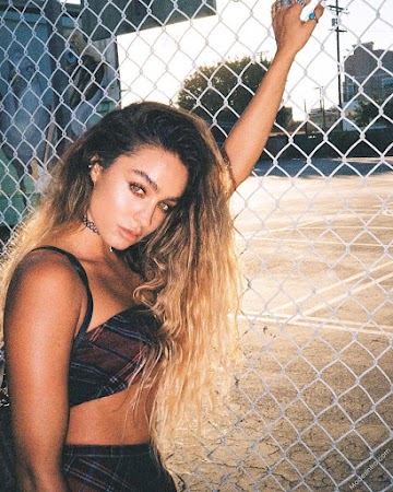 Sommer Ray 29th Photo