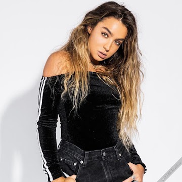 Sommer Ray 39th Photo