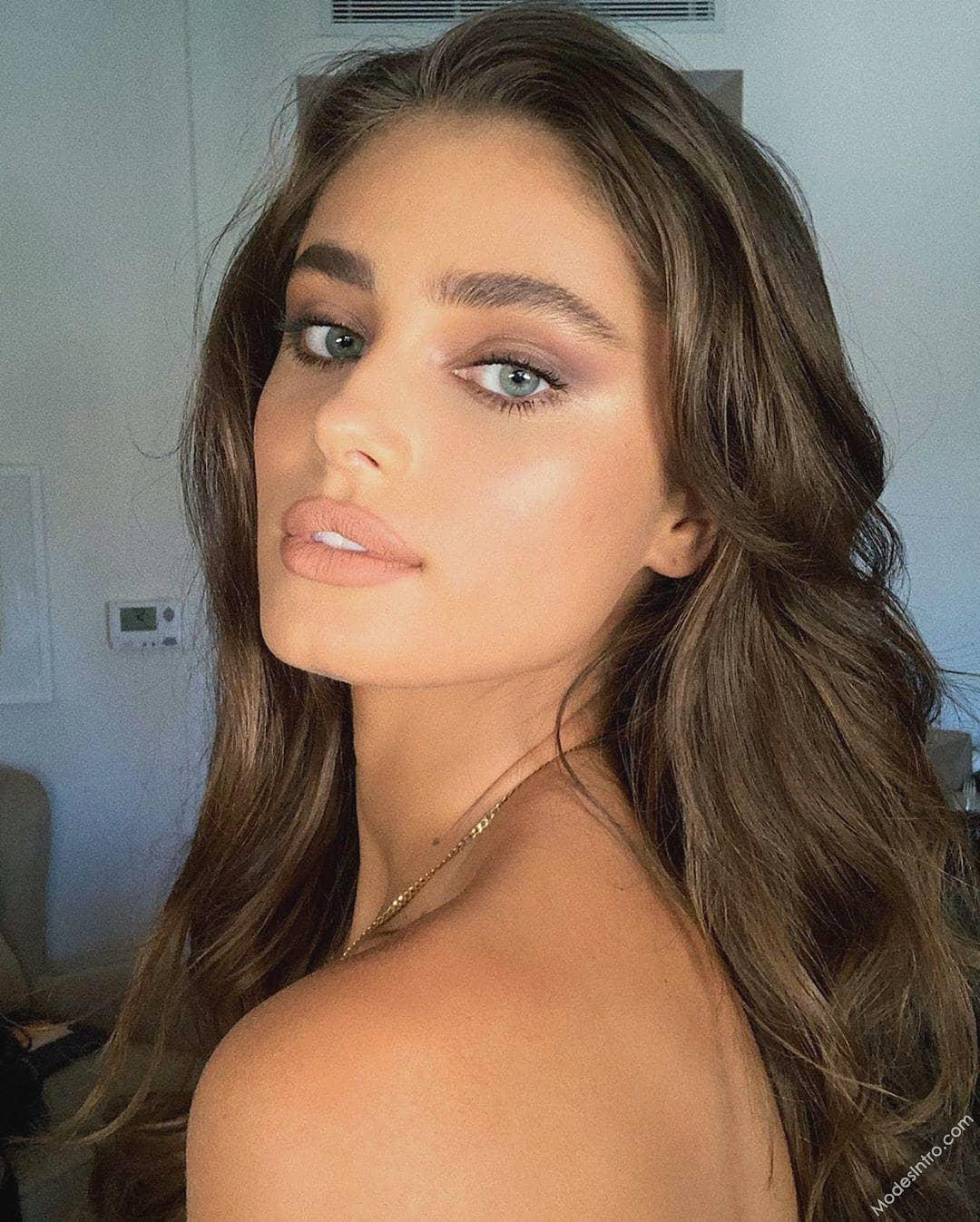 Taylor Hill 30th Photo