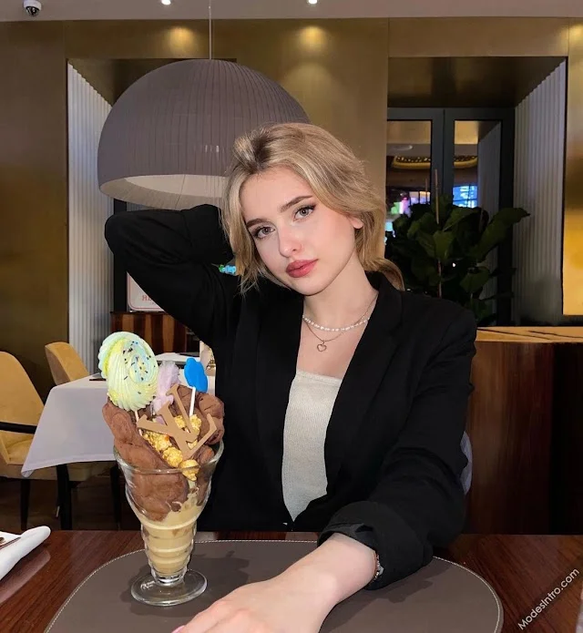 Maryana Moss