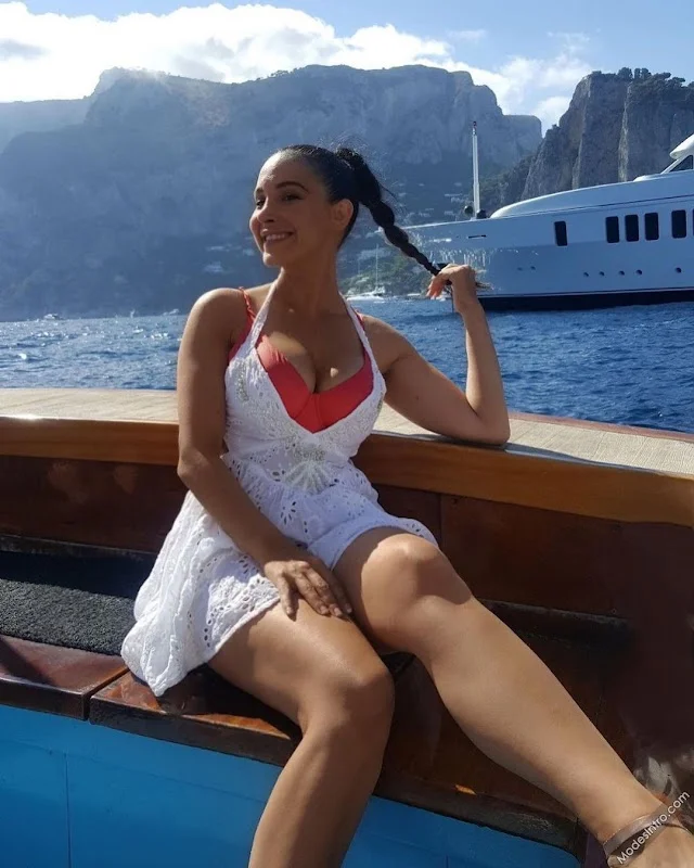Mayra Veronica