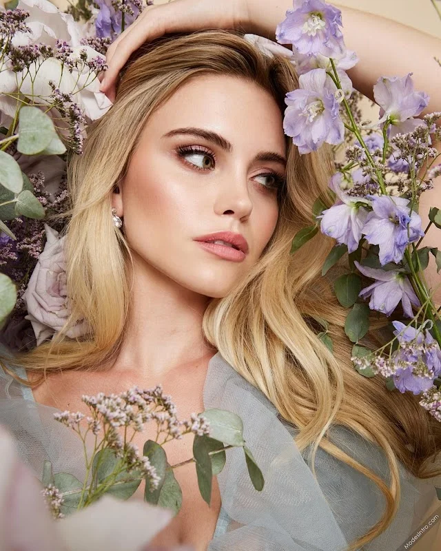 Mia Sophie Neuland Cover Photo