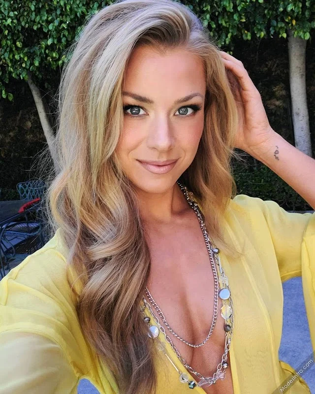 Nikki Leigh
