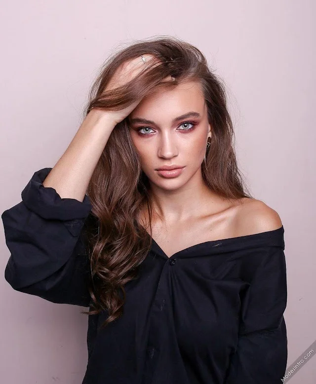 Polina Vasilyeva Cover Photo