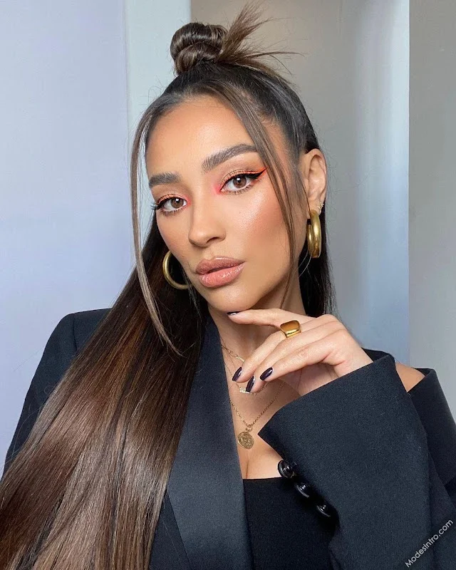 Shay Mitchell