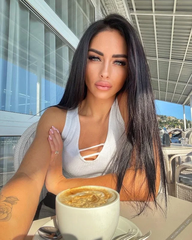 Yana Suvazova